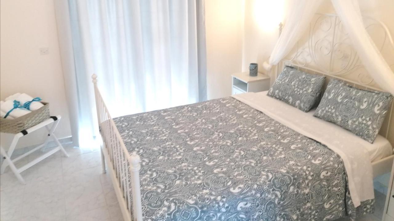 Akrogiali Hotel 2*